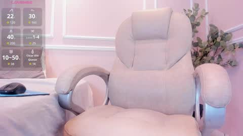 lucy_canel online show from March 15, 9:06 pm