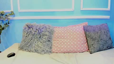 Snapshot of lucy_canel chatting on September 28, 9:53 pm lucy_canel online show from September 28, 9:53 pm