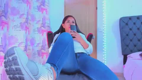 lucy online show from April 30, 2:06 am