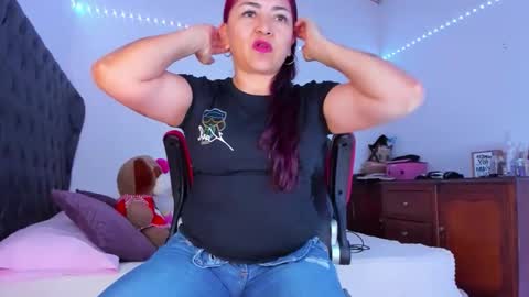 lucy online show from November 16, 10:10 pm