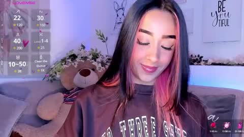 Snapshot of lucy_ev chatting on January 29, 7:46 am Lucy online show from January 29, 7:46 am