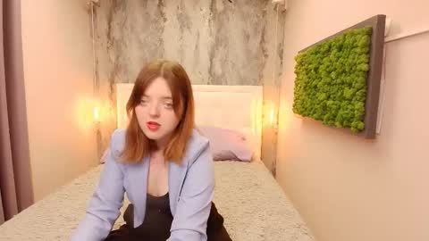 lucy_everly online show from October 25, 12:02 pm