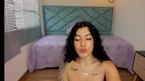 Lucy Greys online show from November 11, 1:19 pm