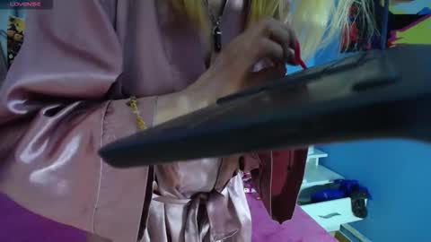  SleepyAbuela online show from October 16, 3:58 pm