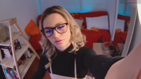 lucy online show from January 1, 1:15 am