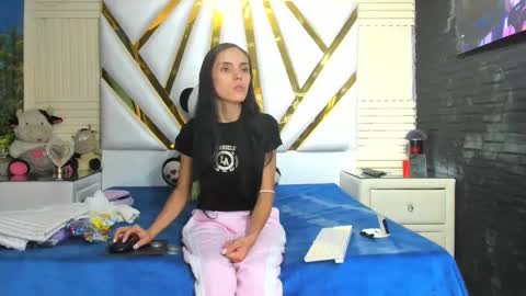 Snapshot of lucy_unlimited chatting on October 16, 2:41 pm Lucy unlimit come back here online show from October 16, 2:41 pm