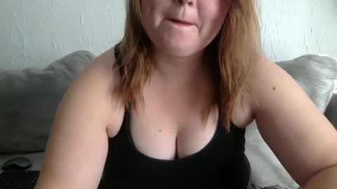 LucyGirl20 online show from September 28, 8:14 pm