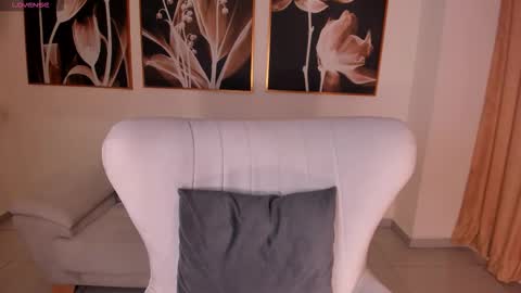 Lucy online show from November 1, 12:04 am