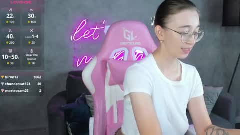 Lucy online show from July 24, 2:09 am