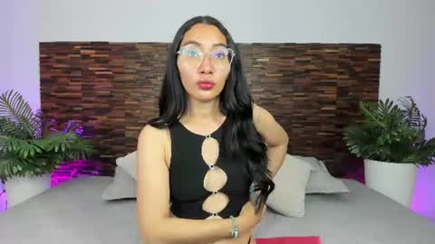 Lucy Liiu online show from August 4, 7:53 pm