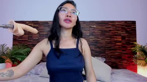 Lucy Liiu online show from April 22, 9:45 pm