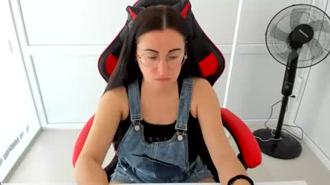Lucy online show from June 24, 6:34 am