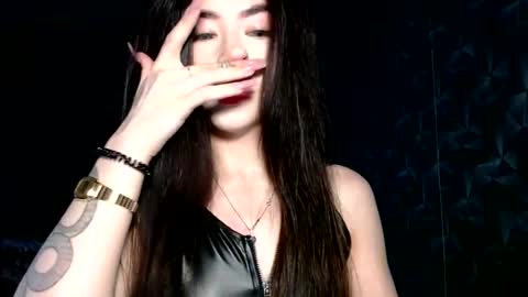 luisa lovedom online show from June 14, 8:36 am
