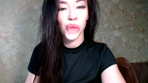 luisa lovedom online show from July 5, 7:25 am