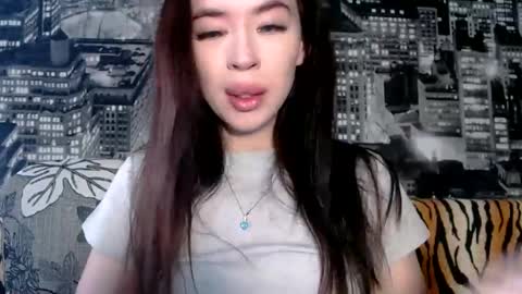 luisa lovedom online show from June 22, 7:05 am