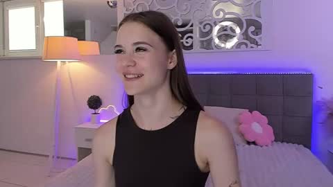 LuisaClover online show from June 26, 1:01 pm
