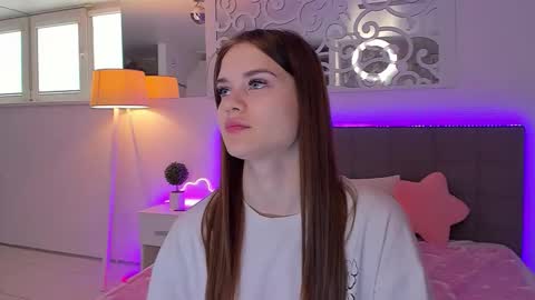 LuisaClover online show from April 29, 12:41 pm