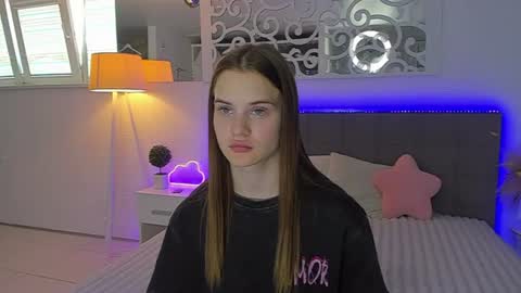 LuisaClover online show from August 5, 12:11 pm