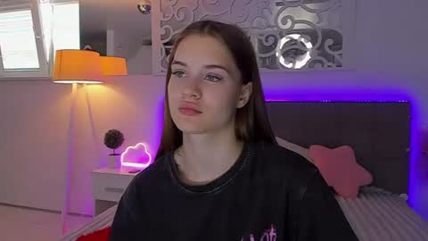 LuisaClover online show from July 7, 12:19 pm