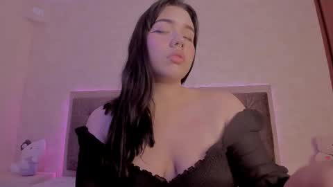 Snapshot of luisagiraldo_ chatting on September 19, 11:42 am Luisa Giraldo online show from September 19, 11:42 am