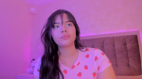 Snapshot of luisagiraldo_ chatting on September 14, 12:58 pm Luisa Giraldo online show from September 14, 12:58 pm
