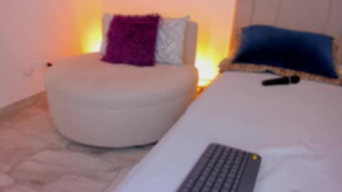 L U I S A online show from May 2, 9:18 pm