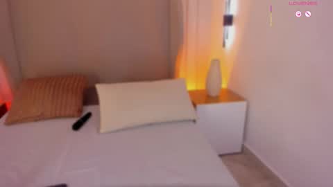 L U I S A online show from December 18, 8:13 pm