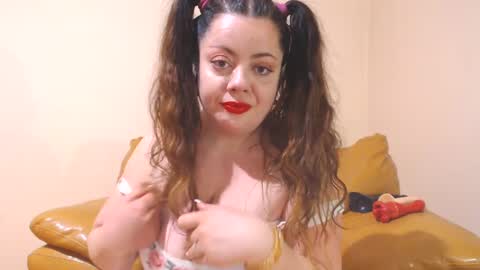 Snapshot of luisahornydoll chatting on February 22, 6:59 pm Cassie online show from February 22, 6:59 pm
