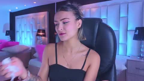 Luisa  online show from August 1, 5:37 pm