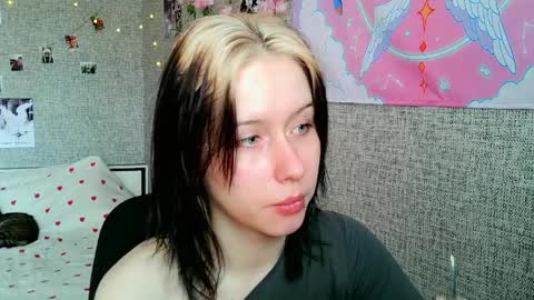 lullypopa online show from April 11, 5:35 am