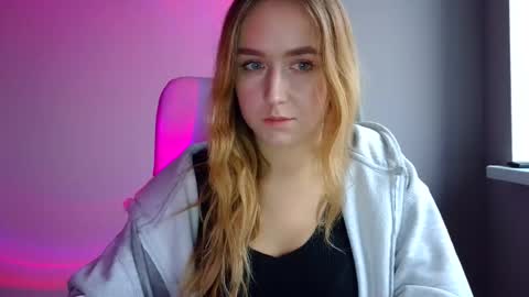 Lulu Baby18 online show from December 21, 12:20 pm