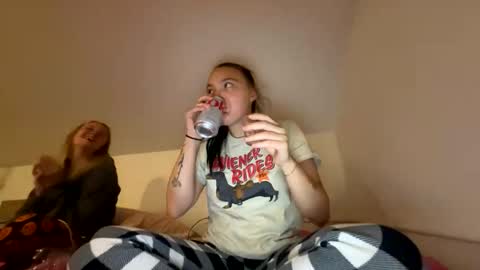 Snapshot of lulubaby03 chatting on October 31, 2:24 am lulubaby03 online show from October 31, 2:24 am