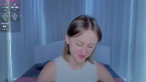 Snapshot of luluchiiii chatting on September 17, 10:24 am Lily online show from September 17, 10:24 am