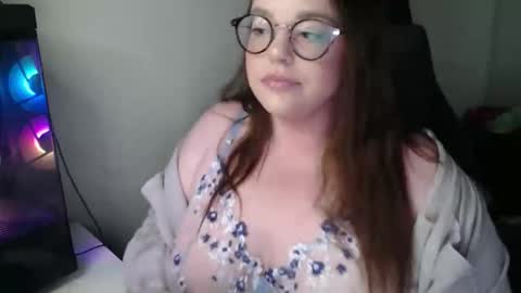 lulumoon00 online show from May 6, 9:08 pm