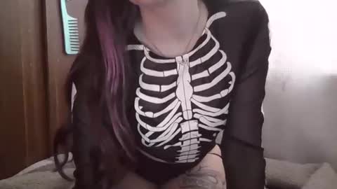 Connie online show from February 20, 6:24 pm