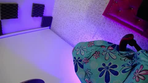 Luly online show from January 8, 4:05 am