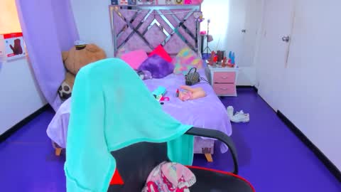 luna_analya online show from May 2, 6:55 pm
