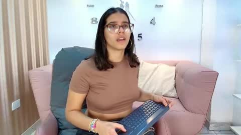 Luna And Titan  online show from March 8, 4:05 am