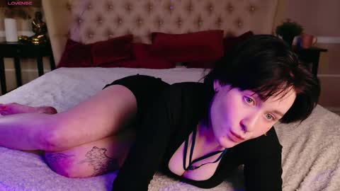 luna_backer online show from March 7, 10:17 pm