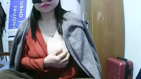 luna_beauty25 online show from March 4, 9:54 pm