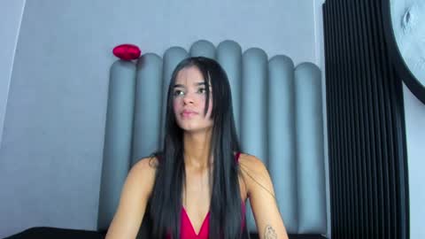 luna_bella_23 online show from April 23, 3:36 am