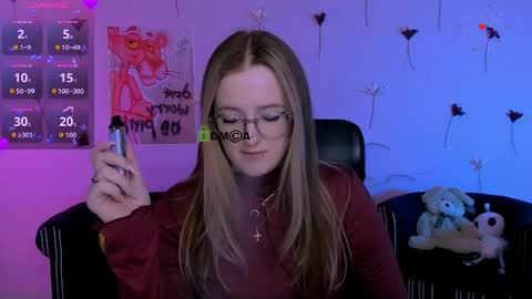luna_berryy online show from April 29, 2:37 am