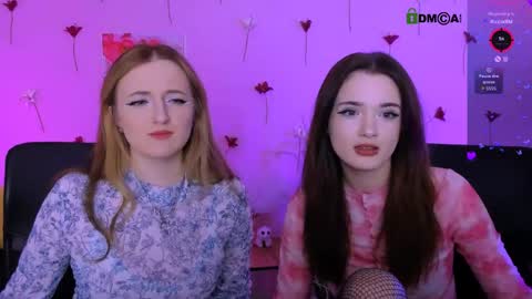 luna_berryy online show from May 1, 7:50 pm