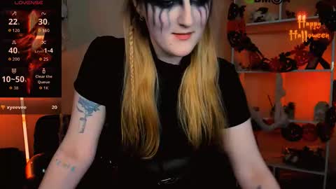 luna_berryy online show from October 23, 7:31 pm