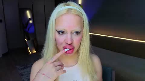 luna_beverly online show from July 12, 8:42 pm