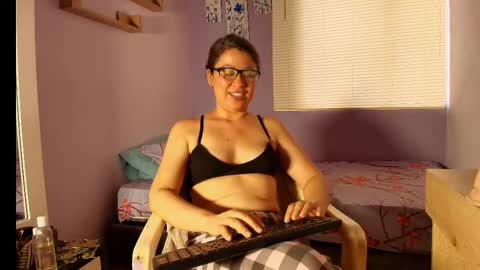 Snapshot of luna_desiree chatting on September 23, 2:37 pm luna_desiree online show from September 23, 2:37 pm