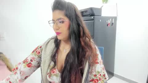 luna  online show from December 15, 11:15 am