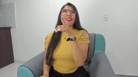 luna  online show from July 4, 11:06 am