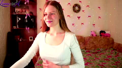 luna_evan online show from May 1, 6:38 am