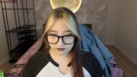 Luna Host online show from April 3, 1:36 am